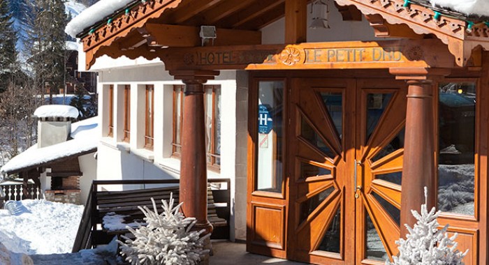 Hotel Le Petit Dru, Morzine ski chalet, image 5